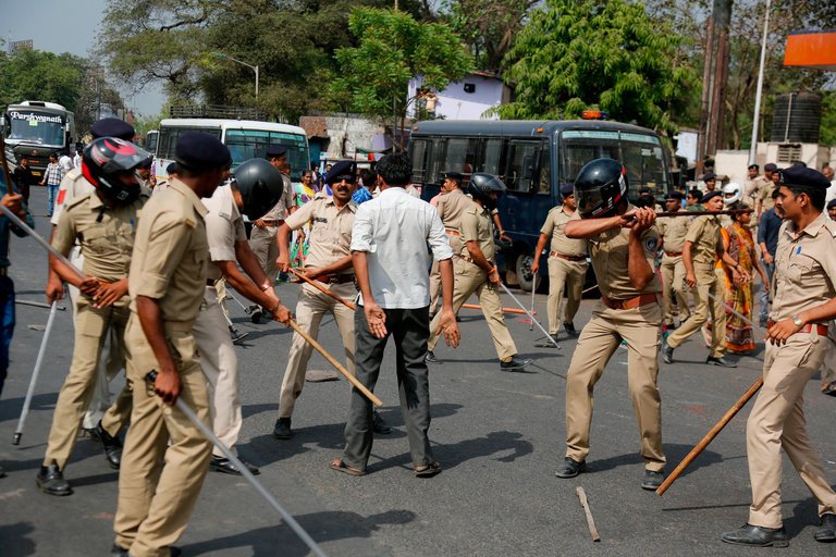 Lower-Caste Fury Shakes India, and Hints at Fiery Election Ahead